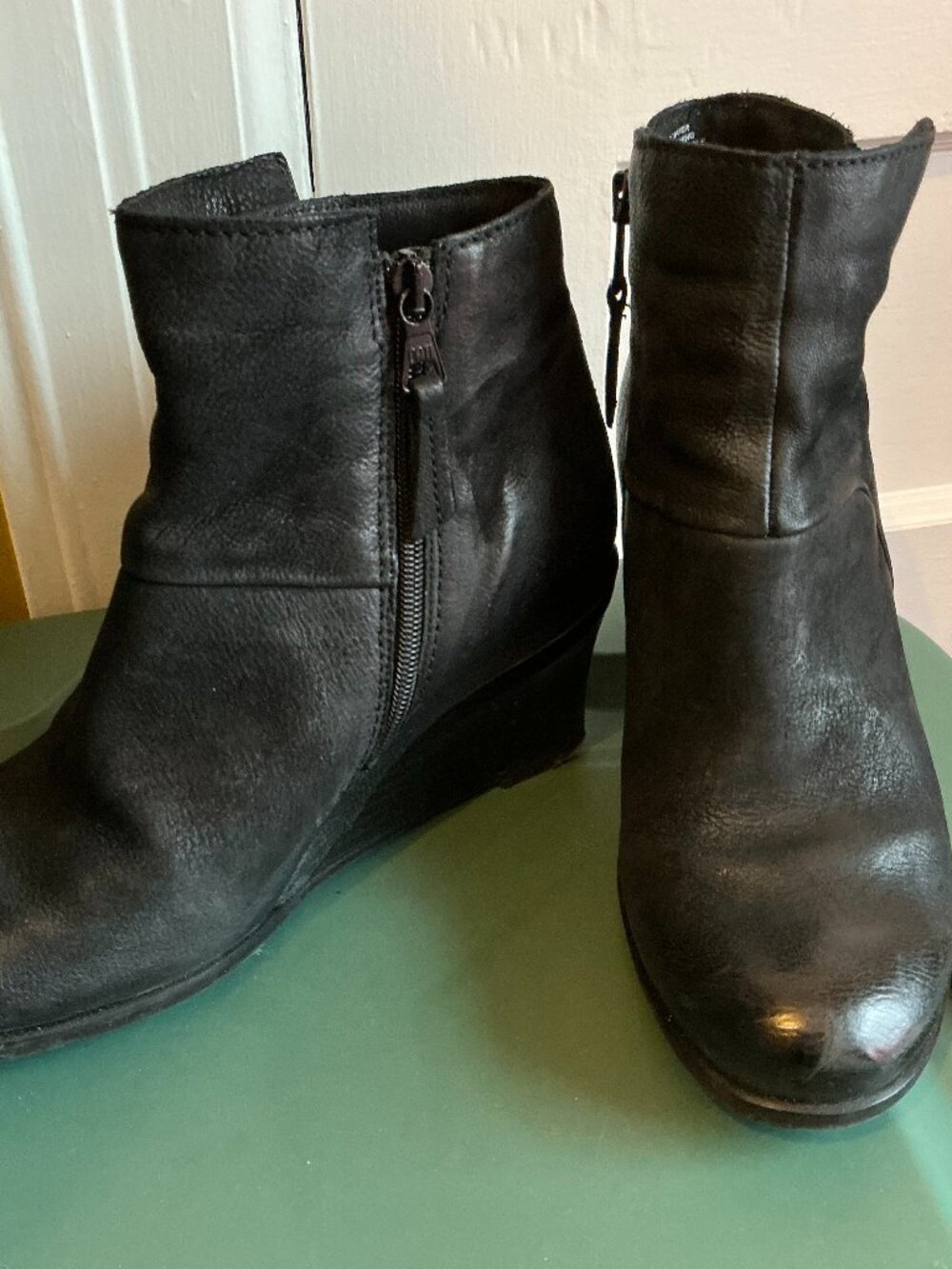 Miz Mooz black leather booties (39)